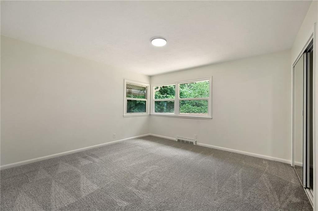 Photo 16 of 26 - 2415 E 126th Street