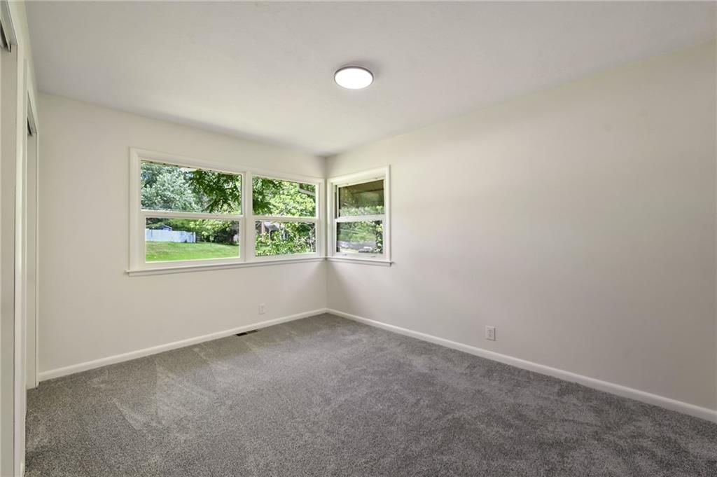 Photo 17 of 26 - 2415 E 126th Street