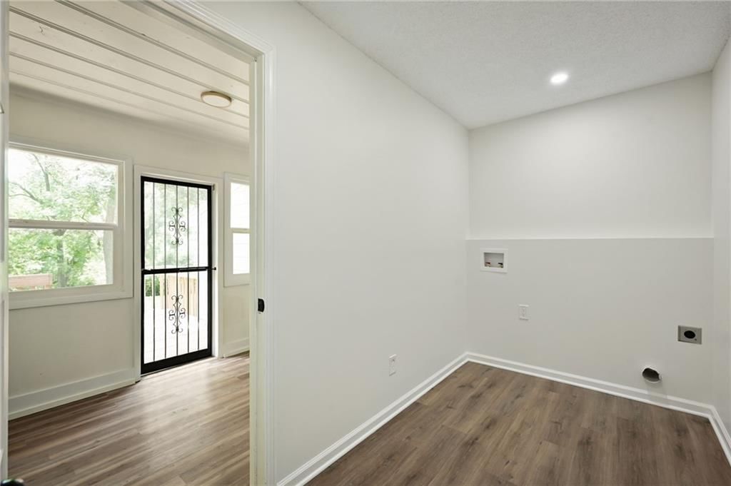Photo 19 of 26 - 2415 E 126th Street