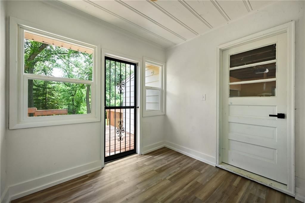 Photo 20 of 26 - 2415 E 126th Street