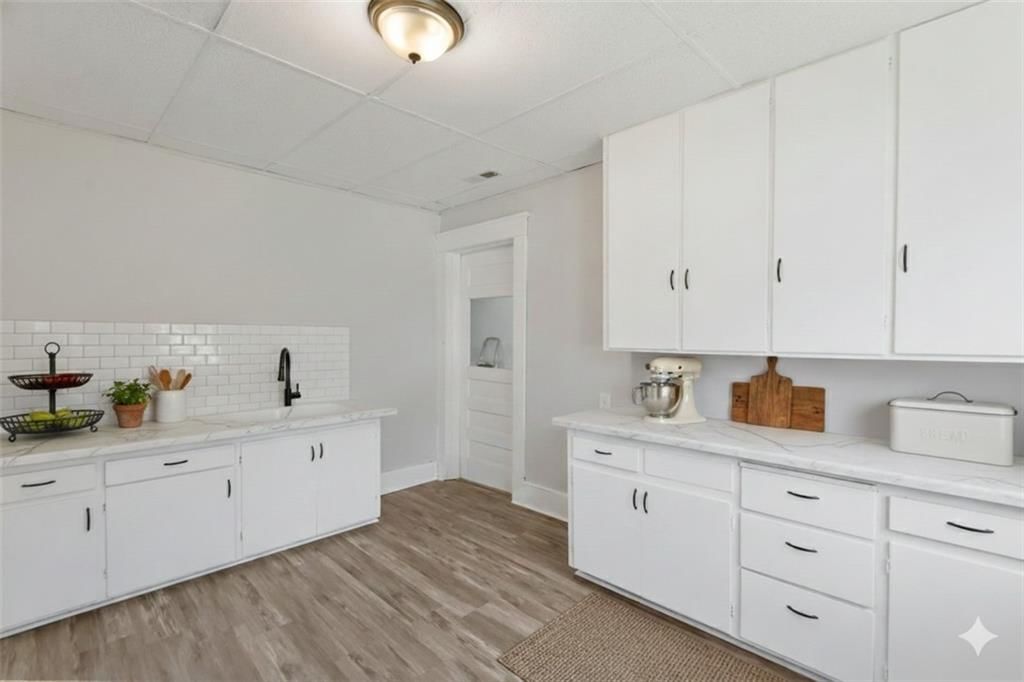839 S Oak Street — photo 13