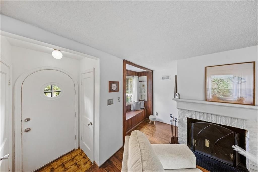 Photo 7 of 49 - 209 NE Briarcliff Parkway