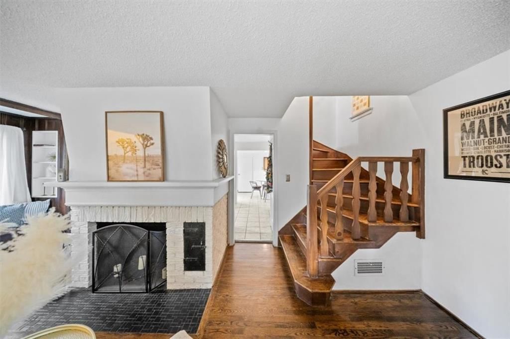 Photo 12 of 49 - 209 NE Briarcliff Parkway