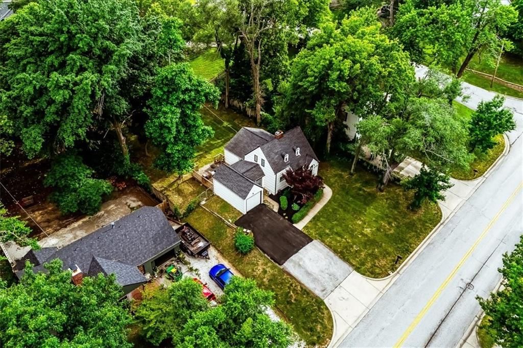 Photo 45 of 49 - 209 NE Briarcliff Parkway