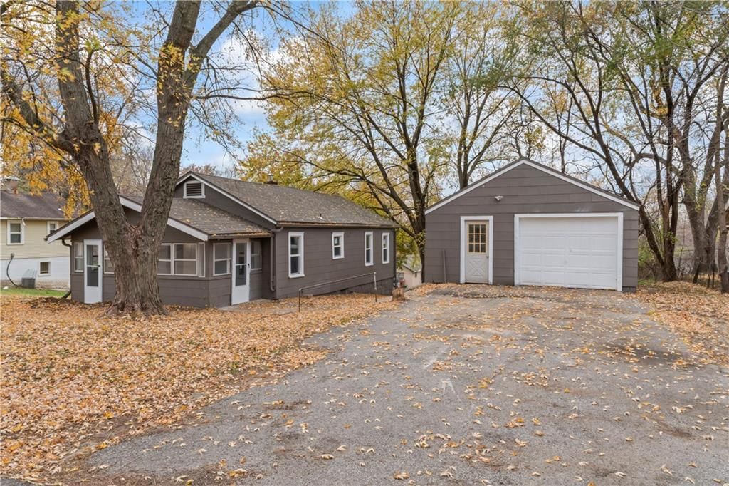320 N Cedar Avenue, Independence, MO