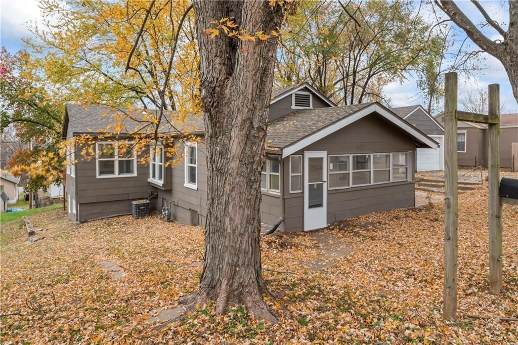 320 N Cedar Avenue — photo 3