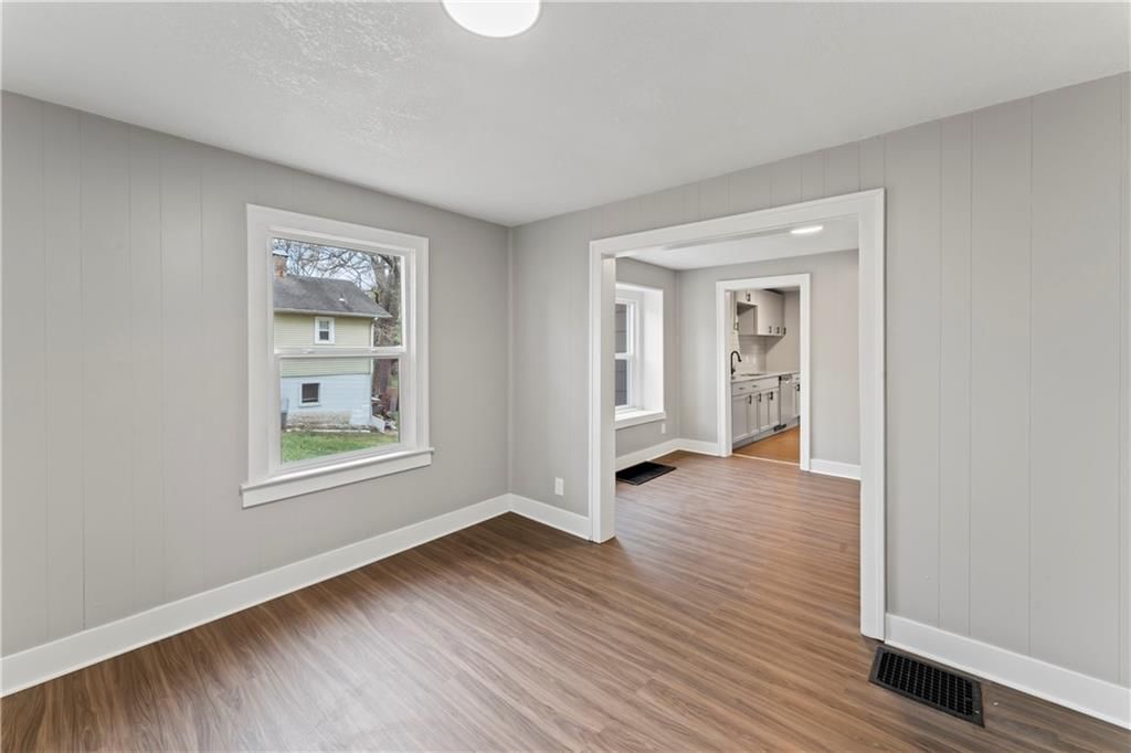 320 N Cedar Avenue — photo 7