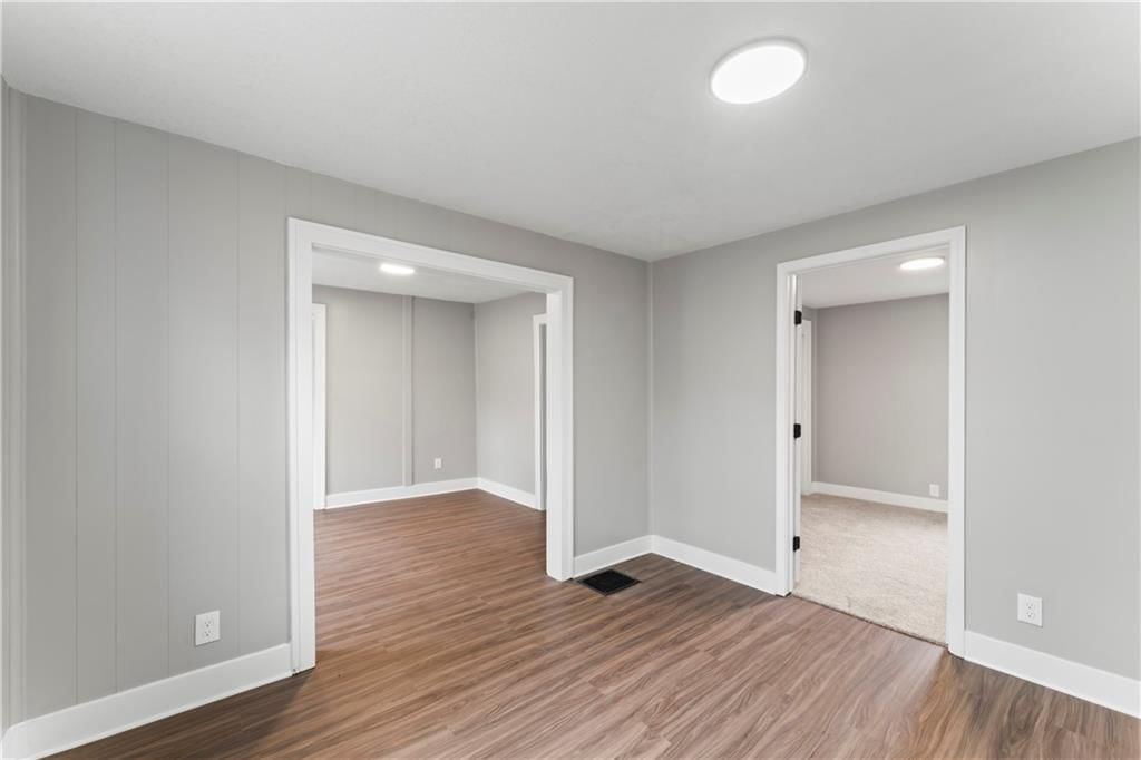 320 N Cedar Avenue — photo 8