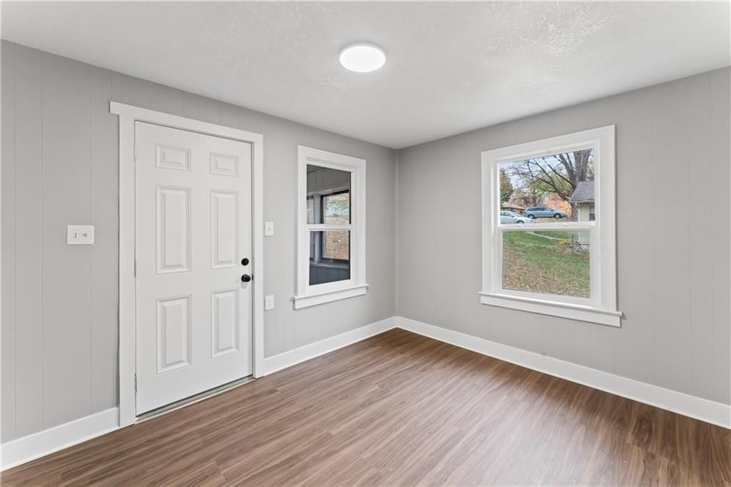 320 N Cedar Avenue — photo 10
