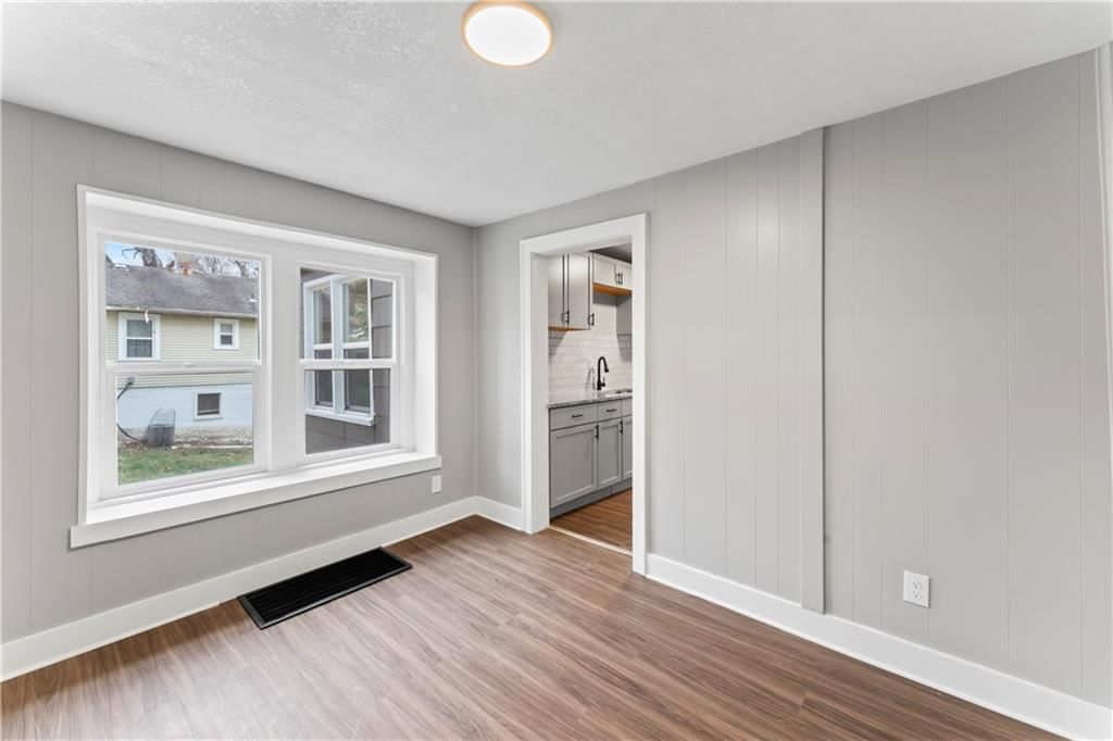320 N Cedar Avenue — photo 11