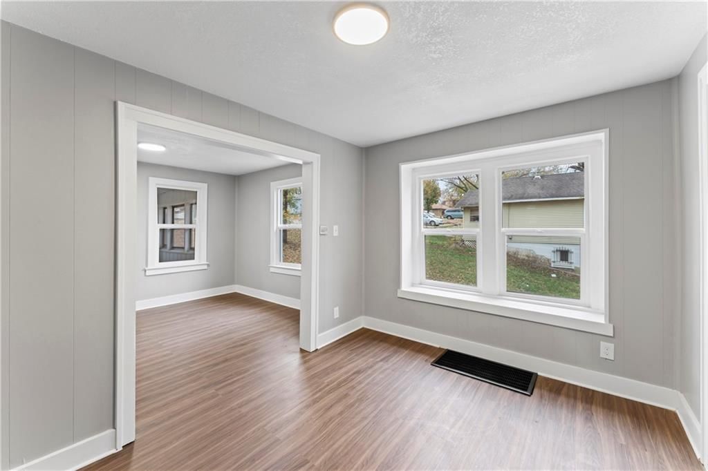 320 N Cedar Avenue — photo 12