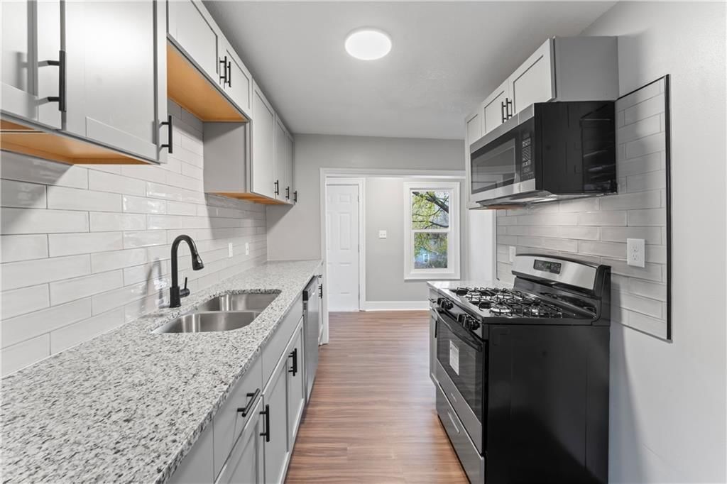 320 N Cedar Avenue — photo 14