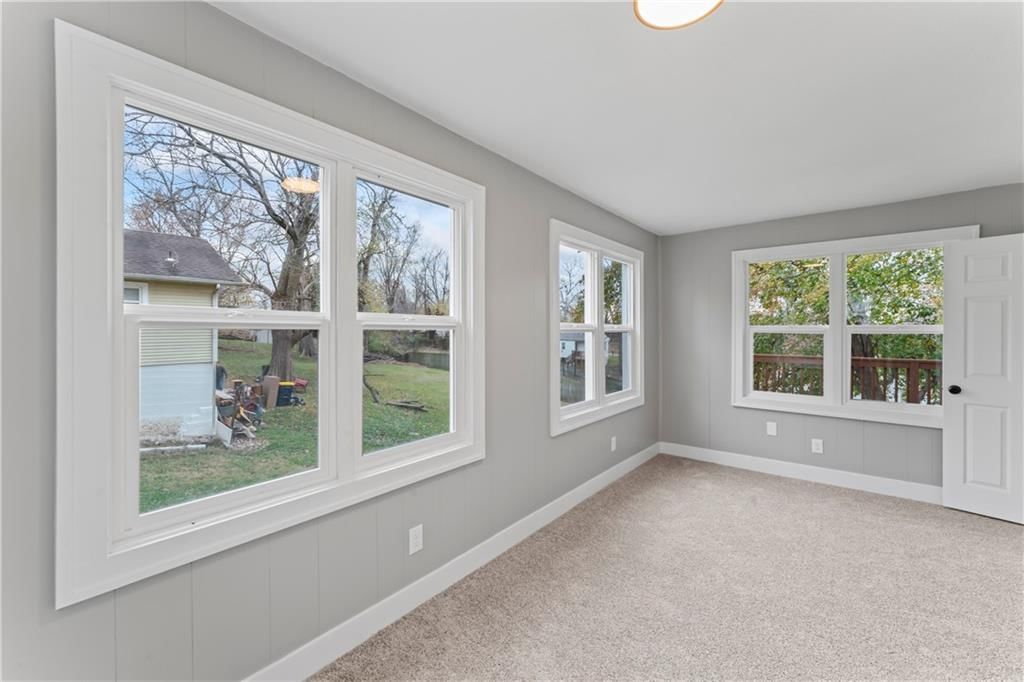 320 N Cedar Avenue — photo 19