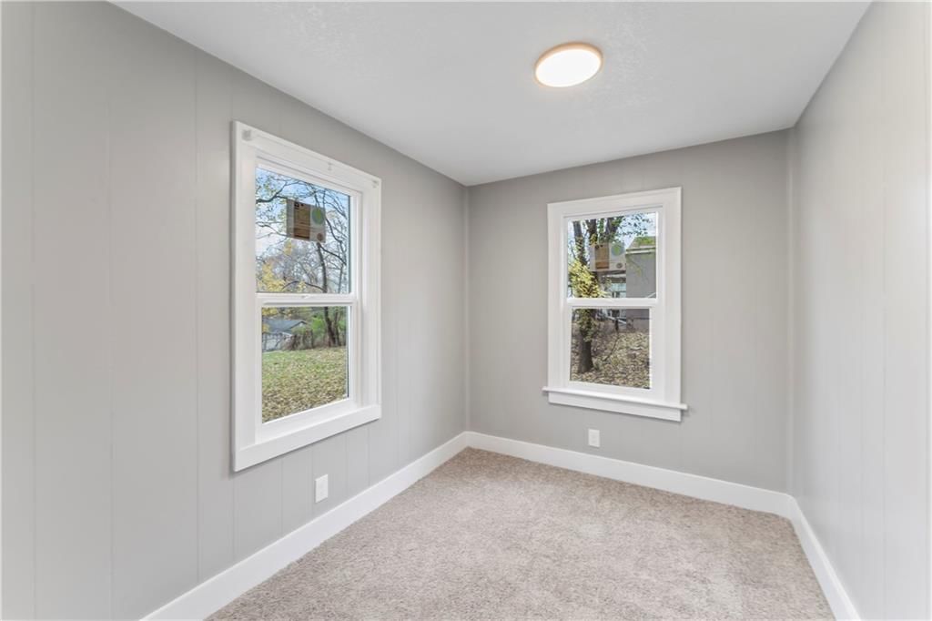 320 N Cedar Avenue — photo 21
