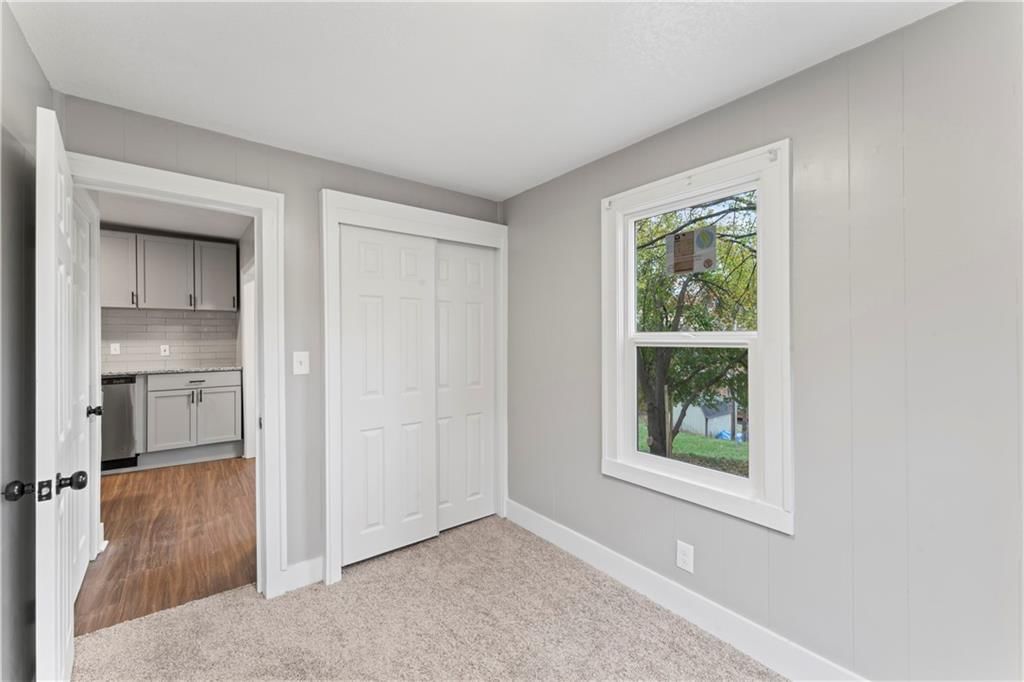 320 N Cedar Avenue — photo 23