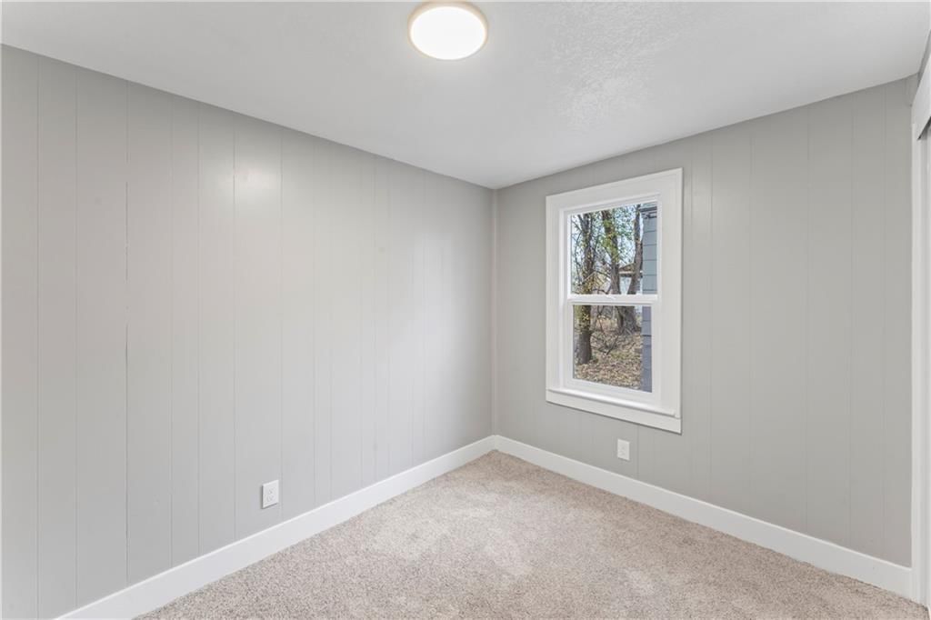 320 N Cedar Avenue — photo 24