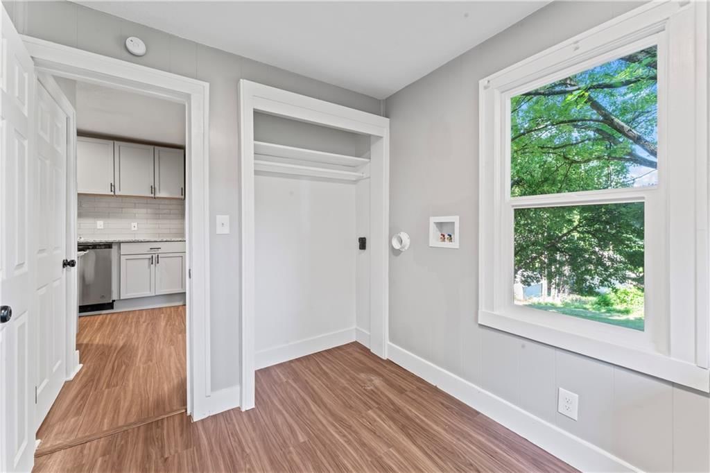 320 N Cedar Avenue — photo 28