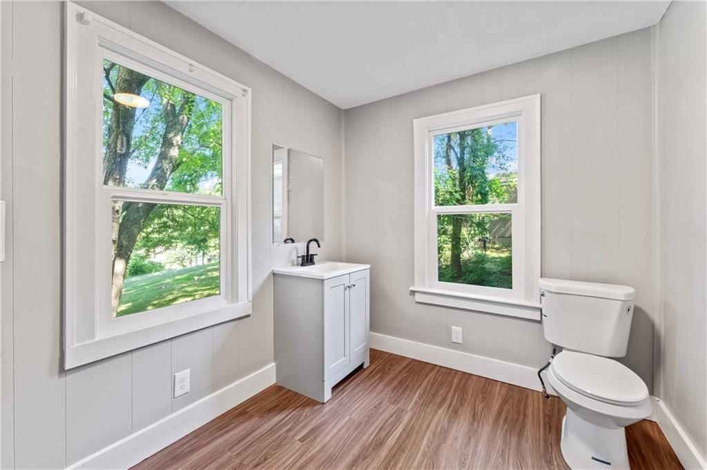 320 N Cedar Avenue — photo 30