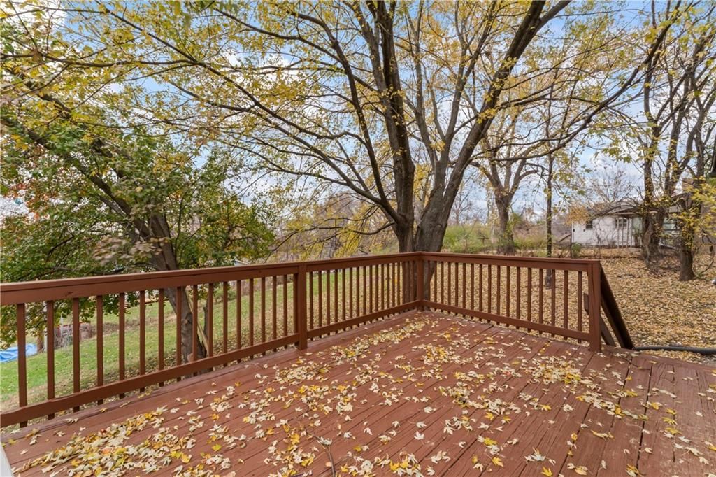 320 N Cedar Avenue — photo 34