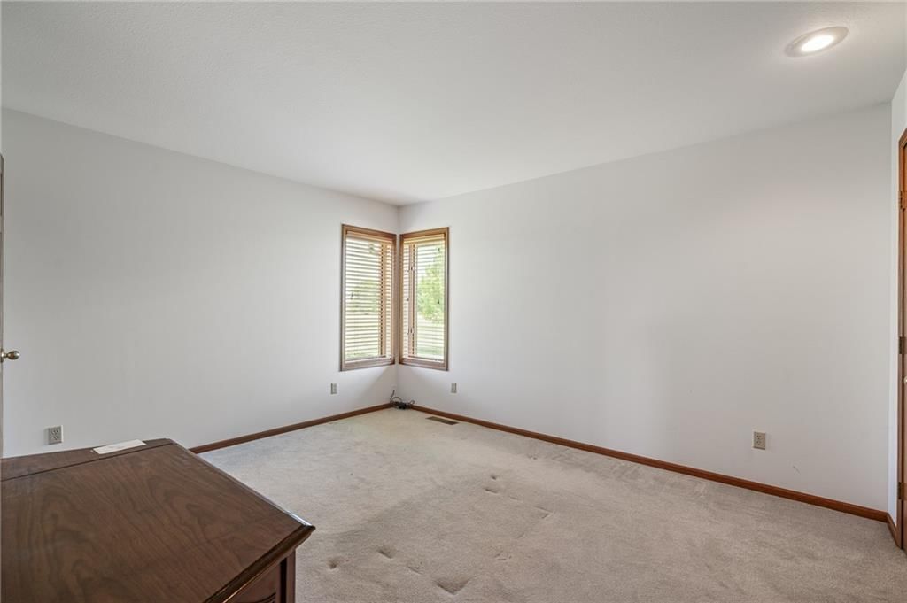 1001 E Park Road — photo 38