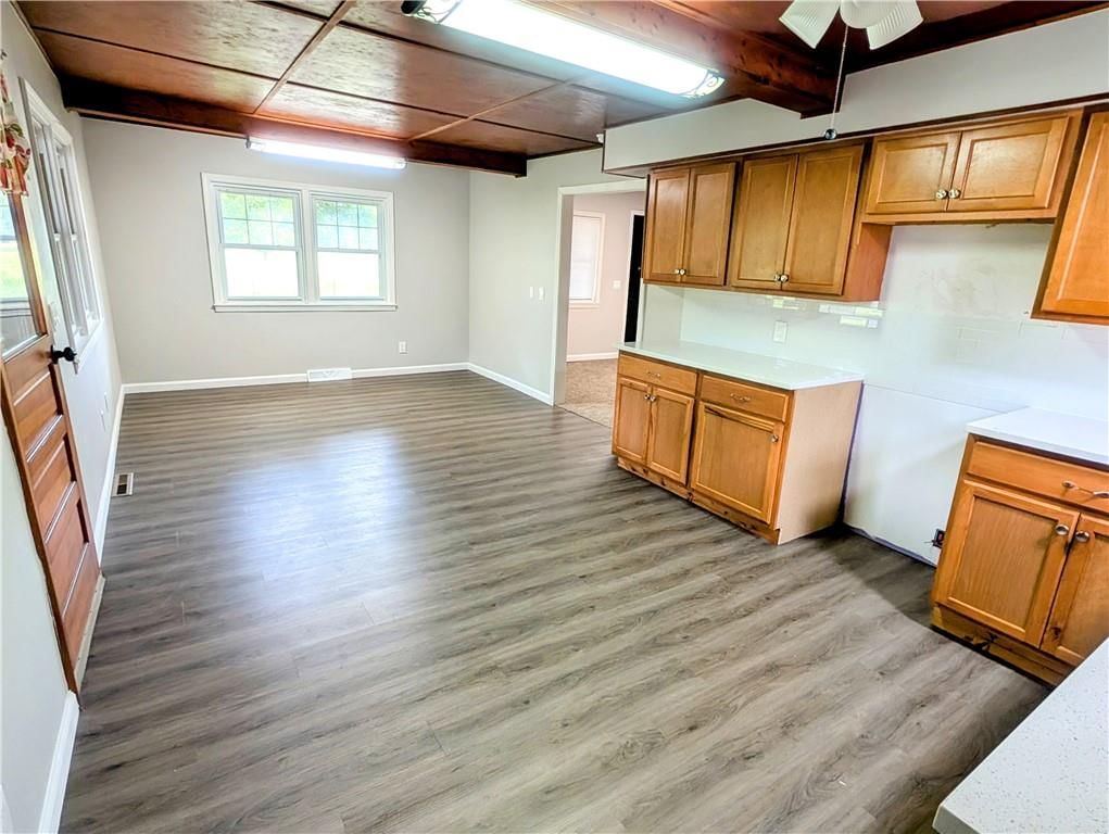 Photo 6 of 61 - 710 E Vine Street