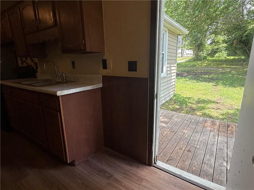 303 Bell Street — photo 13