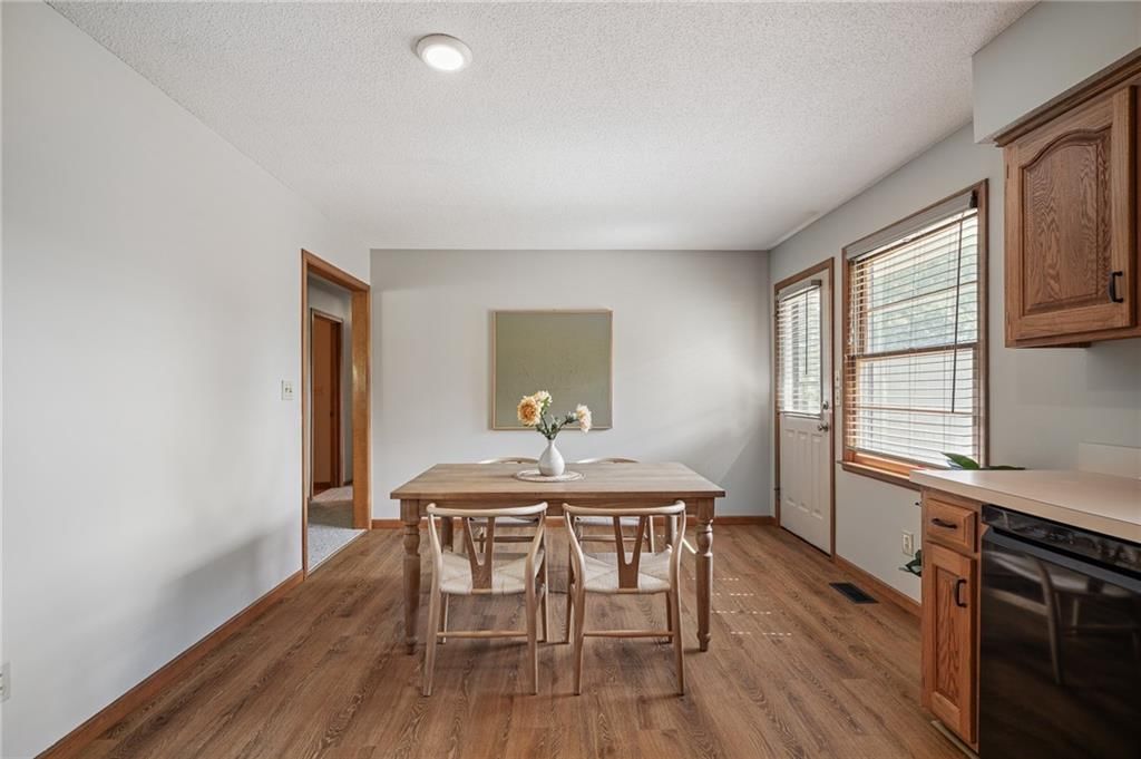5605 Meadowsweet Lane — photo 8