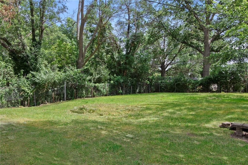 Photo 26 of 32 - 2611 Yates Avenue