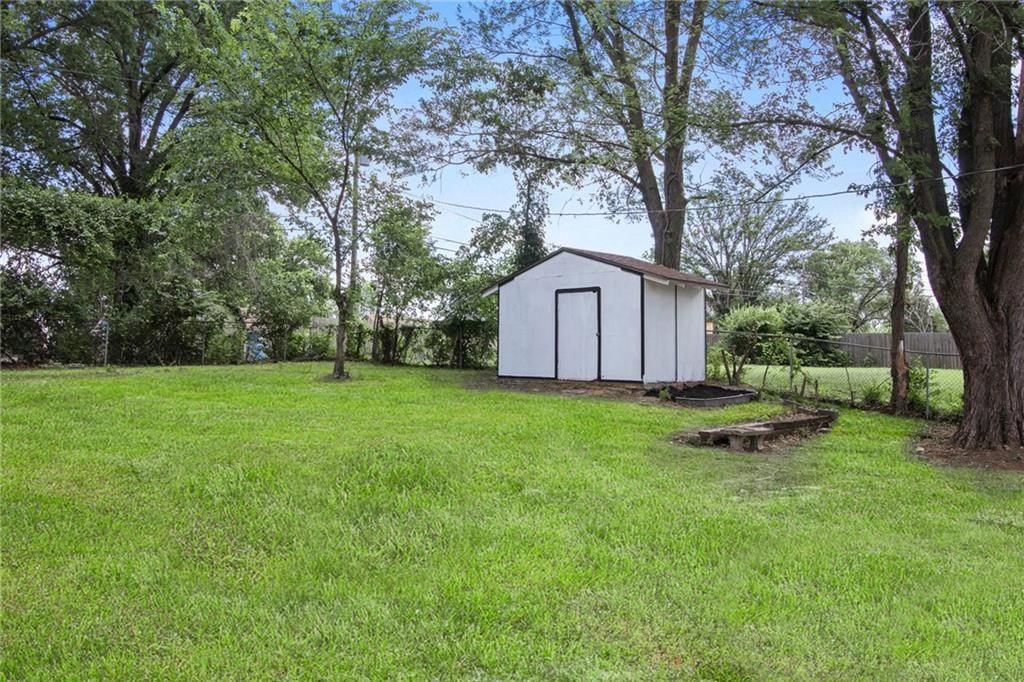 Photo 27 of 32 - 2611 Yates Avenue