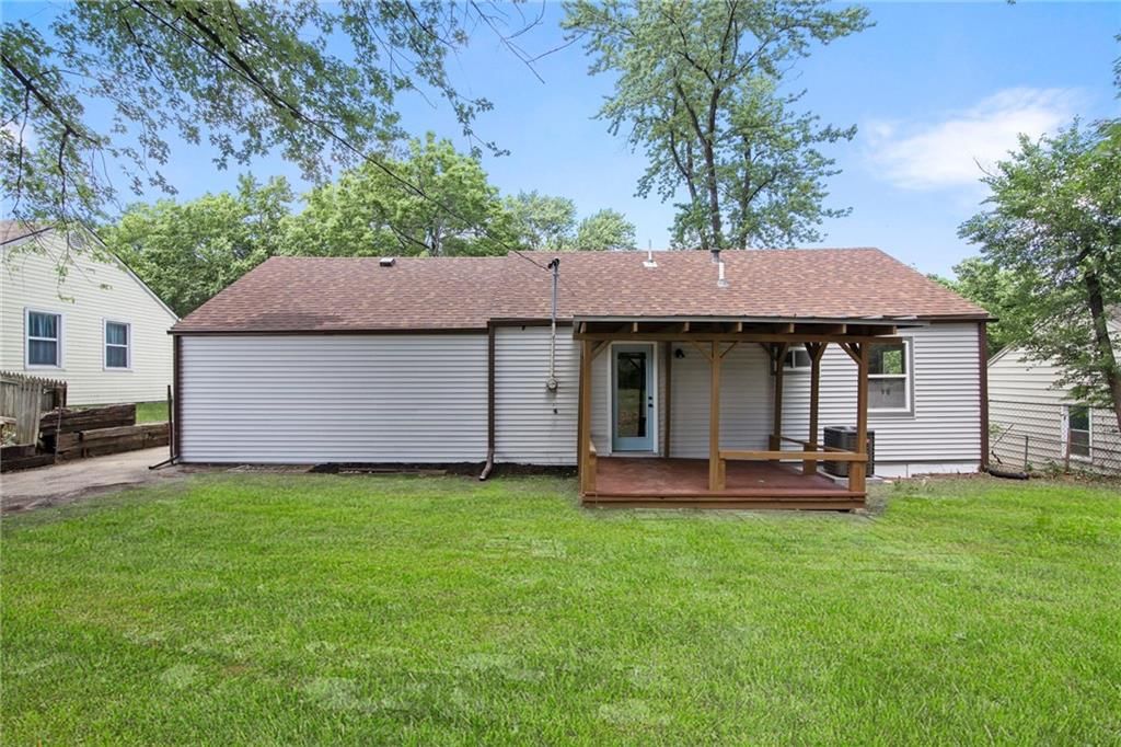 Photo 31 of 32 - 2611 Yates Avenue