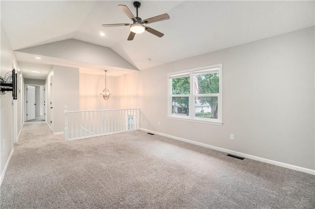 1105 N Halsey Terrace — photo 8