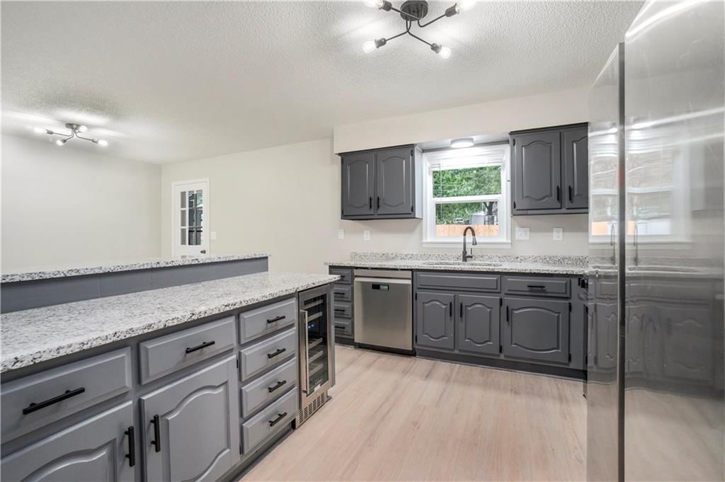 1105 N Halsey Terrace — photo 14