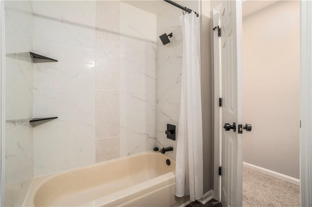 1105 N Halsey Terrace — photo 21