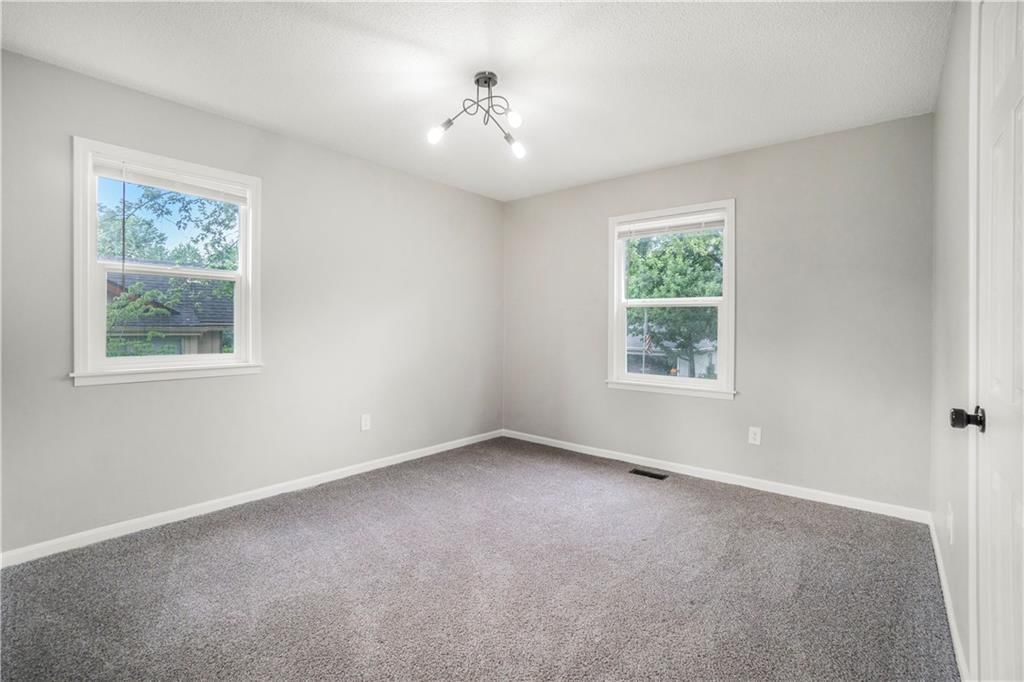 1105 N Halsey Terrace — photo 22
