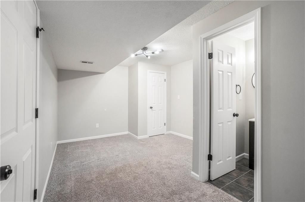 1105 N Halsey Terrace — photo 24