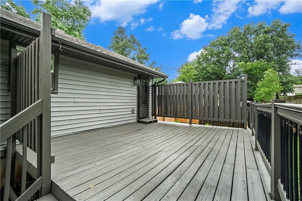 1105 N Halsey Terrace — photo 28