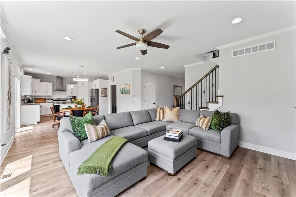 Photo 6 of 38 - 24983 W 150th Street