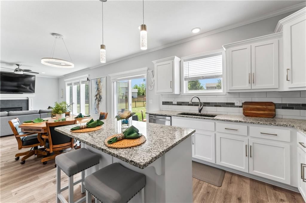 Photo 9 of 38 - 24983 W 150th Street
