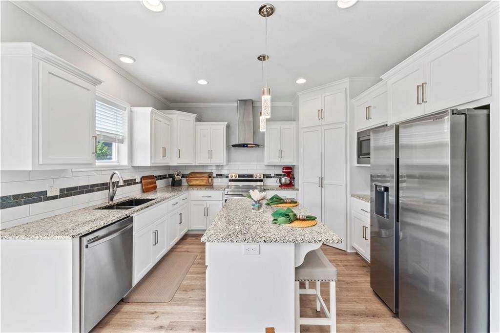 Photo 10 of 38 - 24983 W 150th Street