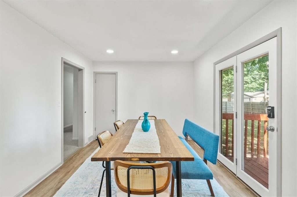 Photo 8 of 29 - 840 W Larkspur Street