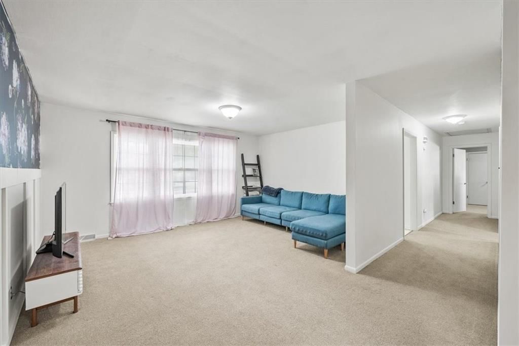 Photo 10 of 29 - 840 W Larkspur Street
