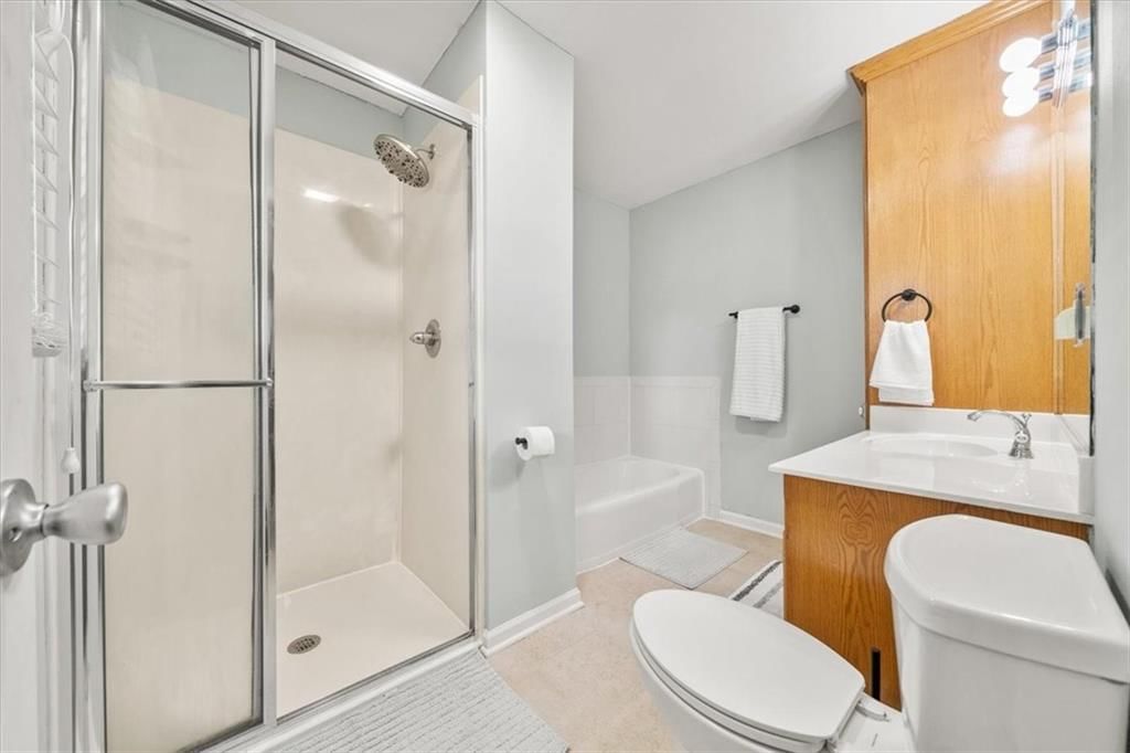 Photo 14 of 29 - 840 W Larkspur Street