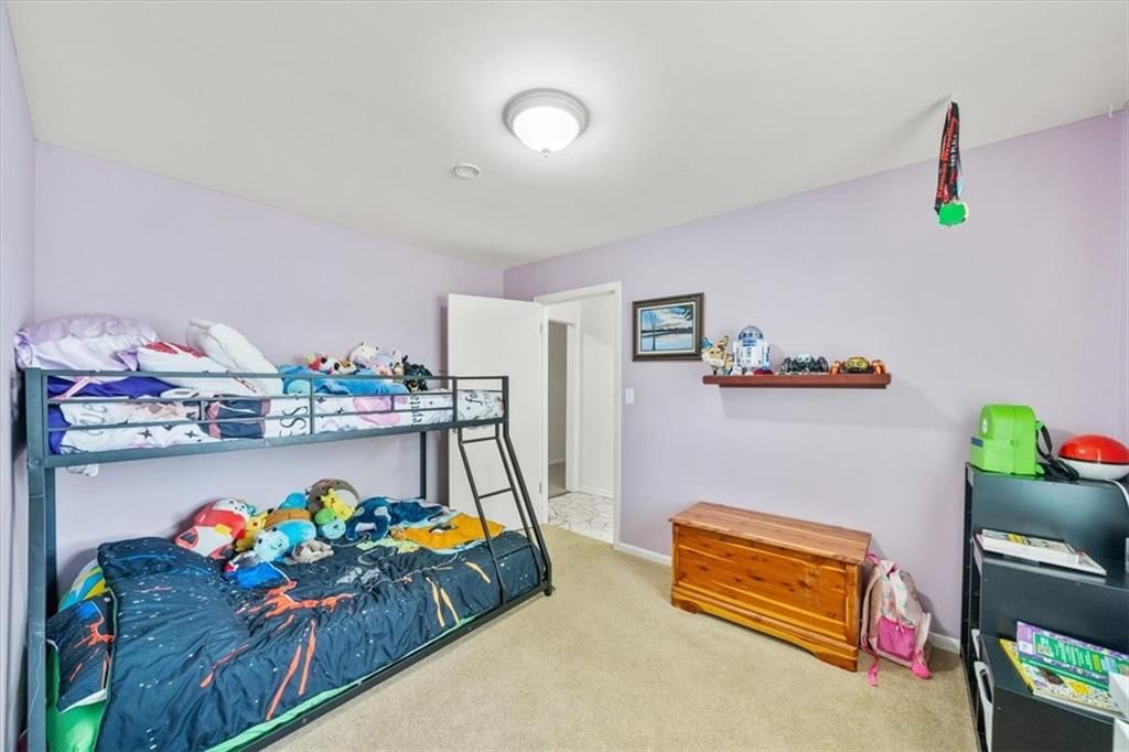 Photo 16 of 29 - 840 W Larkspur Street