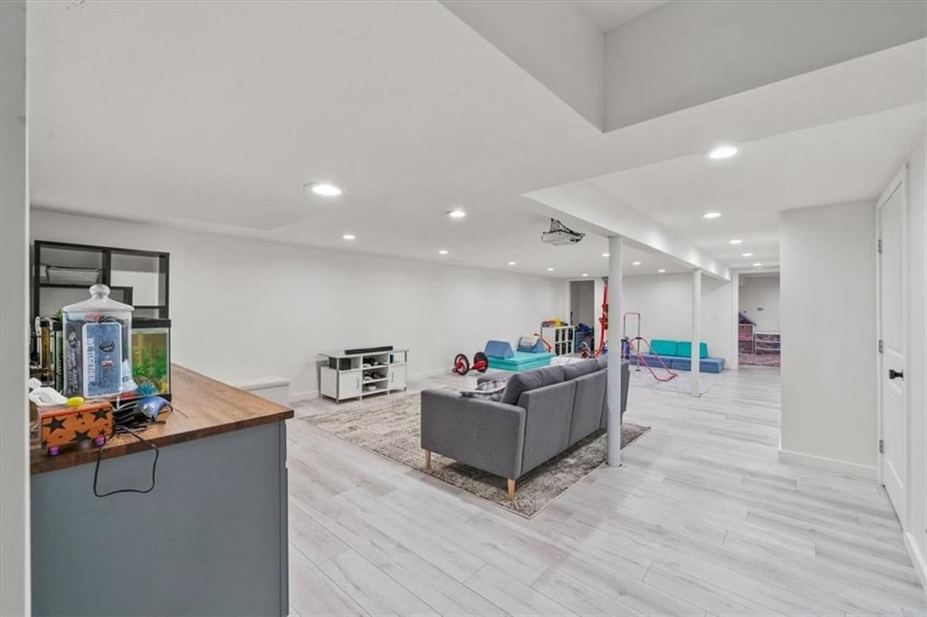 Photo 20 of 29 - 840 W Larkspur Street