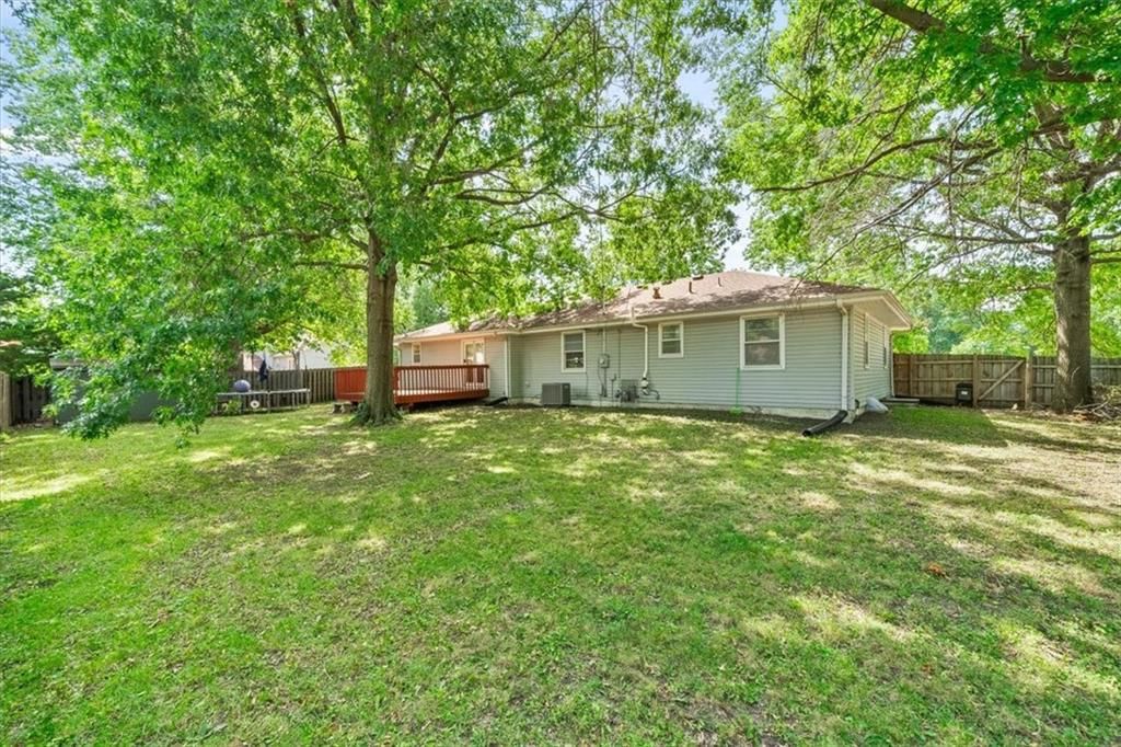 Photo 26 of 29 - 840 W Larkspur Street