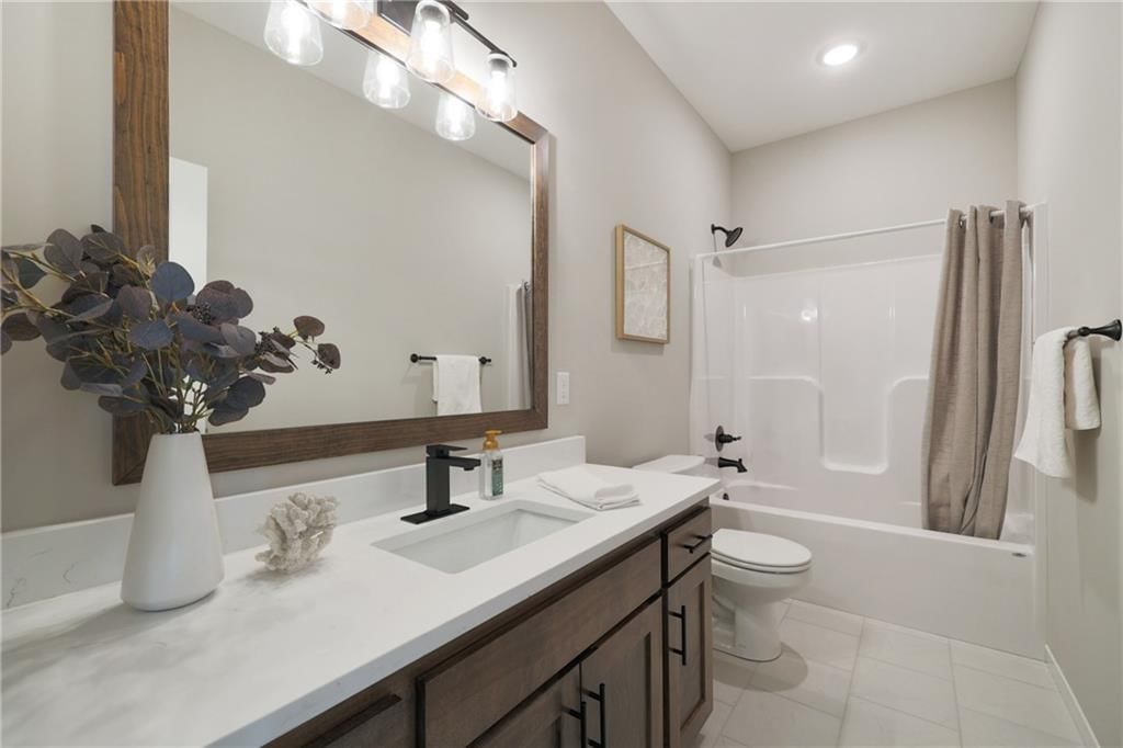 2353 NE Colonnade Avenue — photo 6