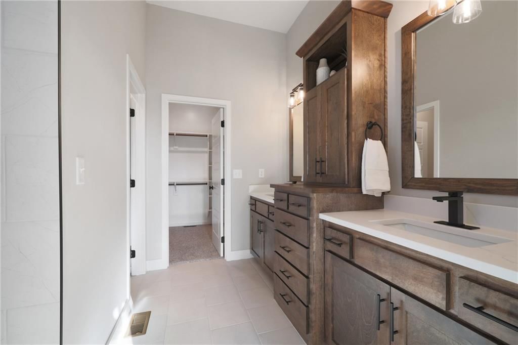 2353 NE Colonnade Avenue — photo 21