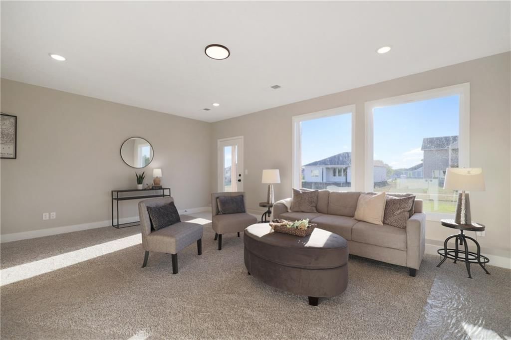 2353 NE Colonnade Avenue — photo 29