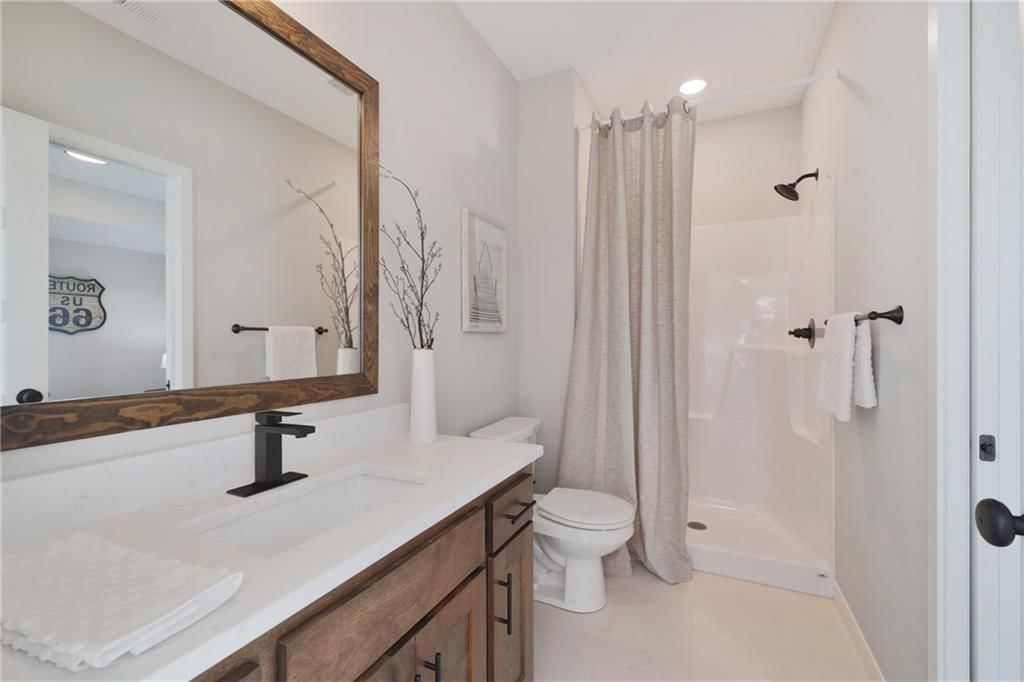 2353 NE Colonnade Avenue — photo 32