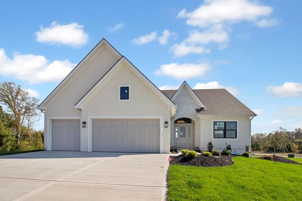 1841 Woodward Circle, Raymore, MO